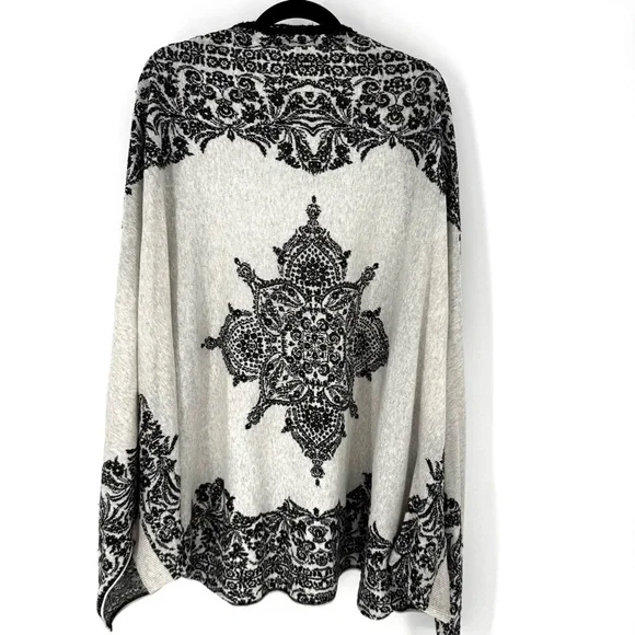 Anthropologie HWR Black and White Patterned sweater, oversized shawl Cardigan - Picture 3 of 5
